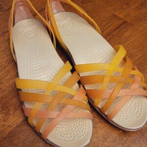 CROCS ~ Sz 9W ~ “Huarache” ~ Sandals ~ Excellent Condition